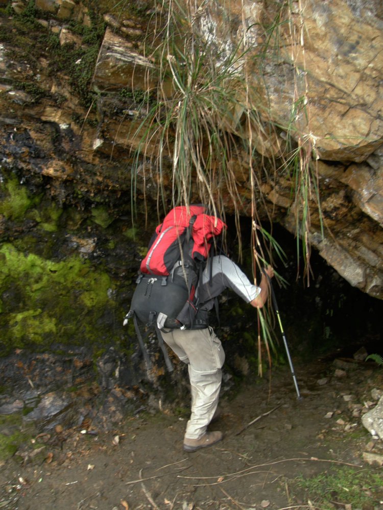 Viendo la entrada a un socavón