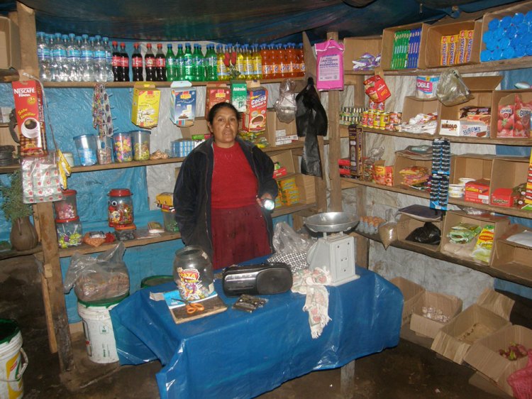 De todo un poco en la tiendita surtida